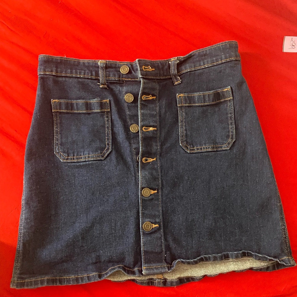 Denim GAP jean skirt - button down - size 6/28